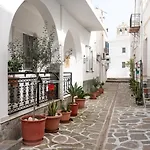 Vakantiehuis Rumi's House-port,old Town,100 Doors Church In The Heart Of Parikia