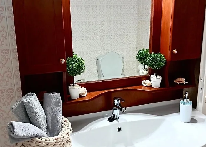 Rumi's House-port,old Town,100 Doors Church In The Heart Of Parikia * Páros